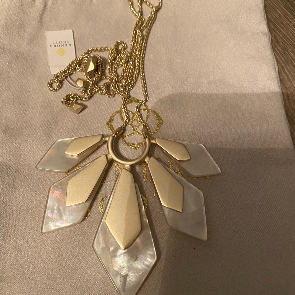 Kendra Scott Necklace